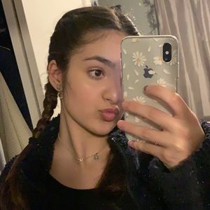 Meet your Posher, Carlota